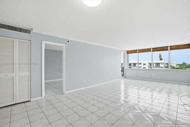 Building Photo - 8233 Harding Ave