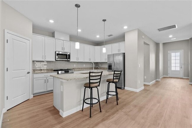 Building Photo - 15719 Islandwalk Ave