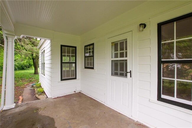 Building Photo - 1600 NW 38th St