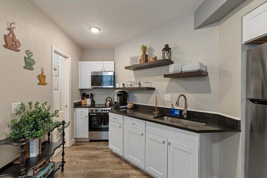 Building Photo - 2490 Main St