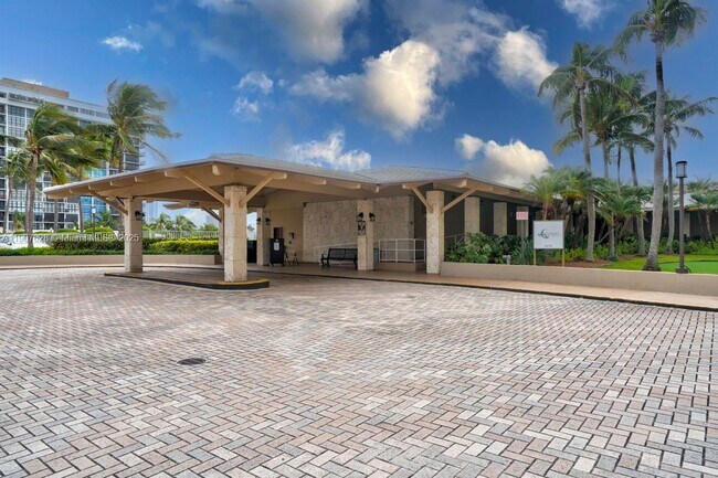 Building Photo - 1965 S Ocean Dr