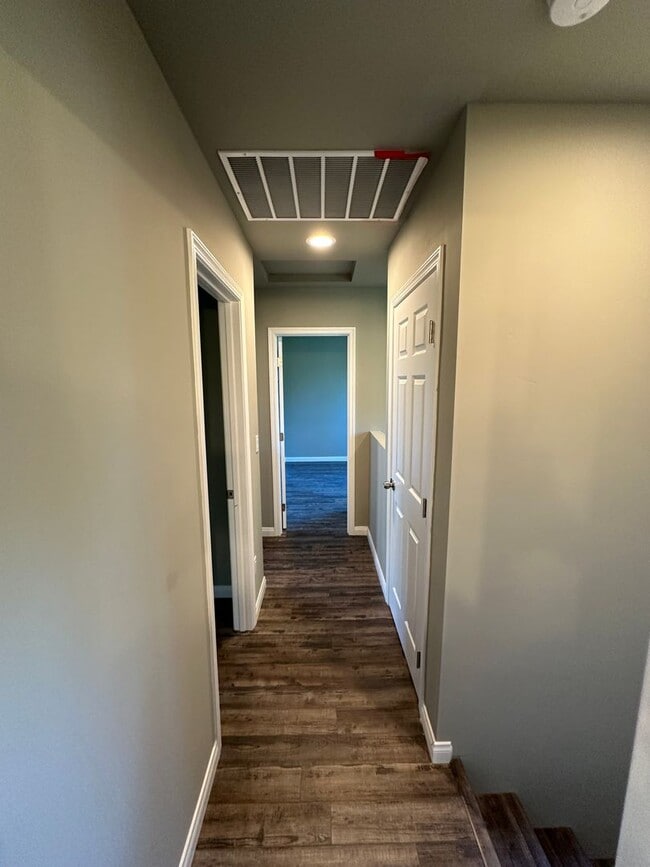 Building Photo - Charming 3 Bedroom 2 bathroom back house in the heart of San Diego's most desirable neighborhoods!