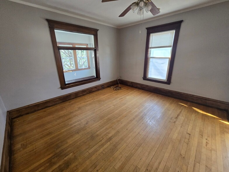 Building Photo - 2937 Fremont Ave N