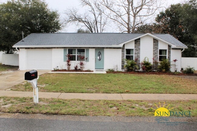 Primary Photo - Great 3 Bedroom Home in Destin