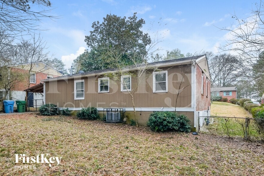 Building Photo - 443 Fairlock Ln NW