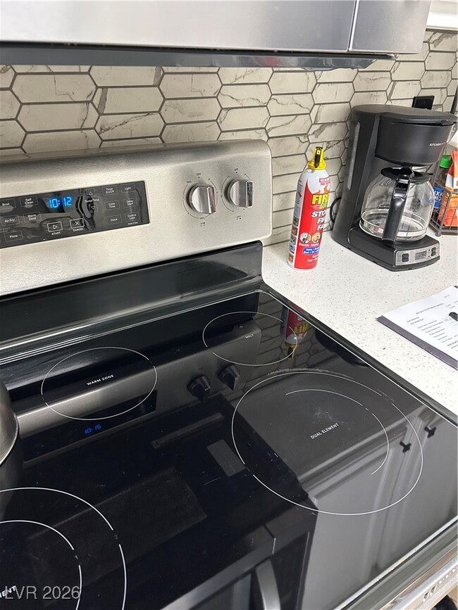 Building Photo - 555 E Silverado Ranch Blvd