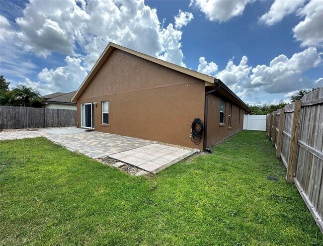 Building Photo - 10707 Flycast Cir