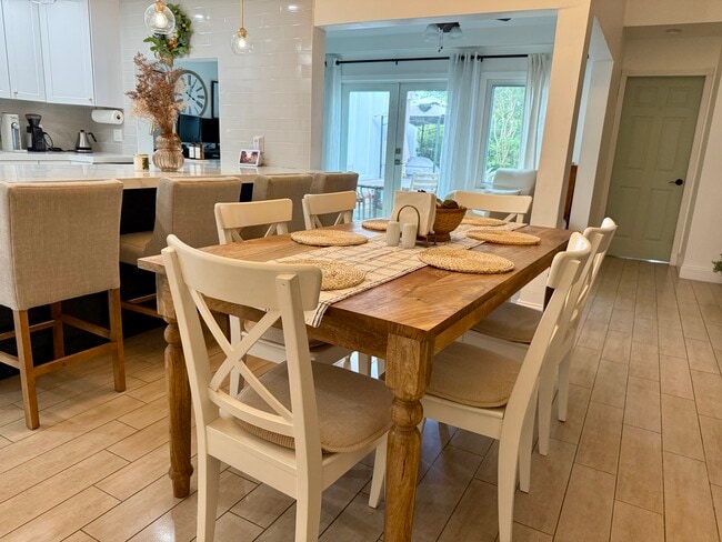 Building Photo - 14415 SW 142nd Ct