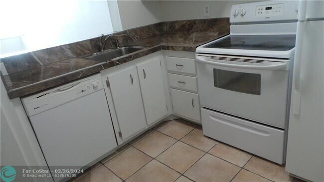 Building Photo - 6600 Cypress Rd