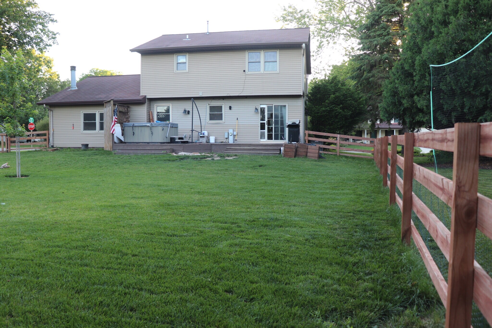 Building Photo - 571 Harvest Ln
