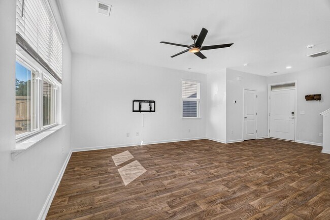 Building Photo - 123 Sweet Cherry Ln
