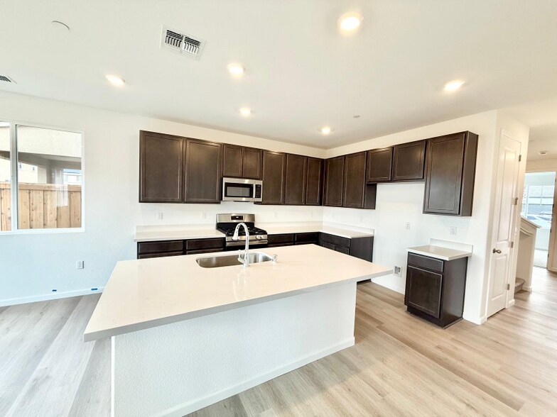 Building Photo - 1089 Carson River Ct