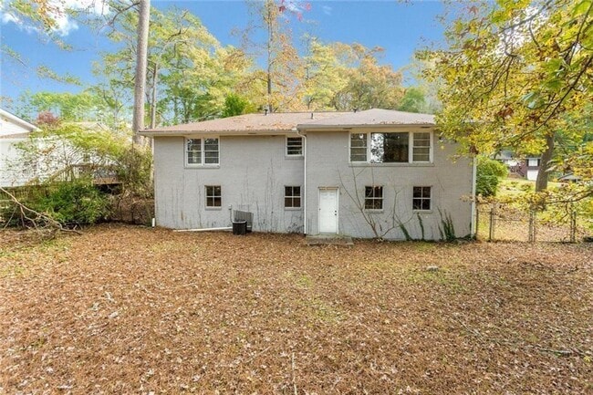 Building Photo - 2720 Stonecreek Rd