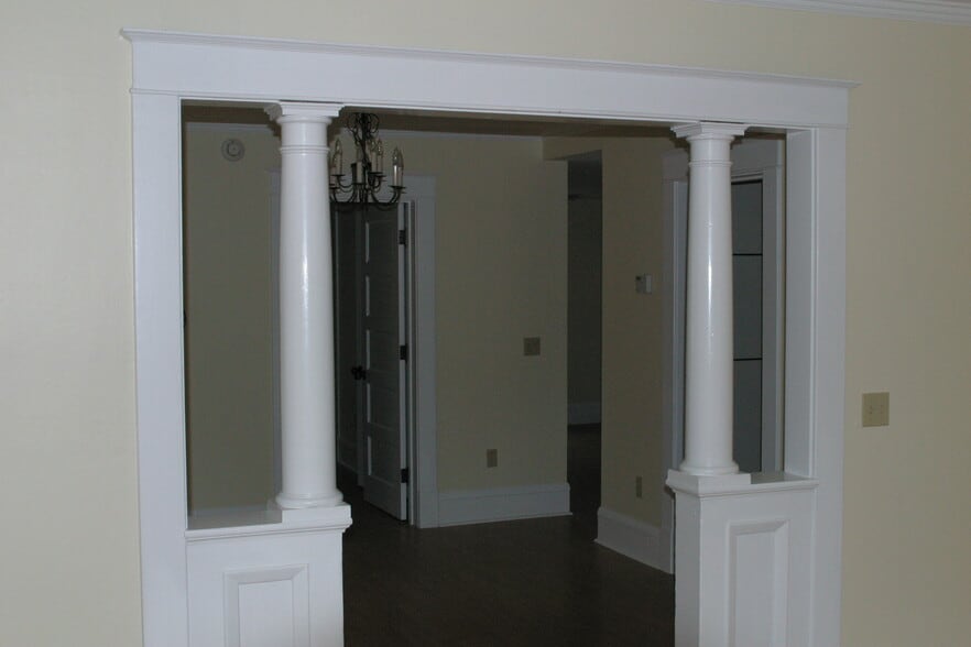 Building Photo - 326 College St