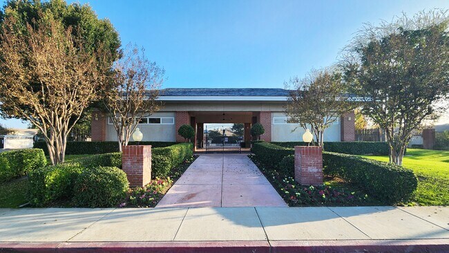 Building Photo - 11710 Walderi St