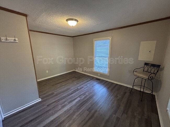 Building Photo - 177 S Maple St