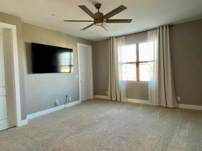 Building Photo - 12674 Machiavelli Way