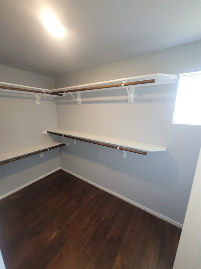 Building Photo - 6607 Readsland Ln