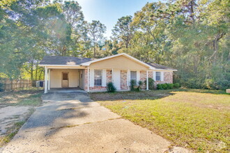 Building Photo - Spacious 3-Bedroom, 2-Bath Home Just Minut...