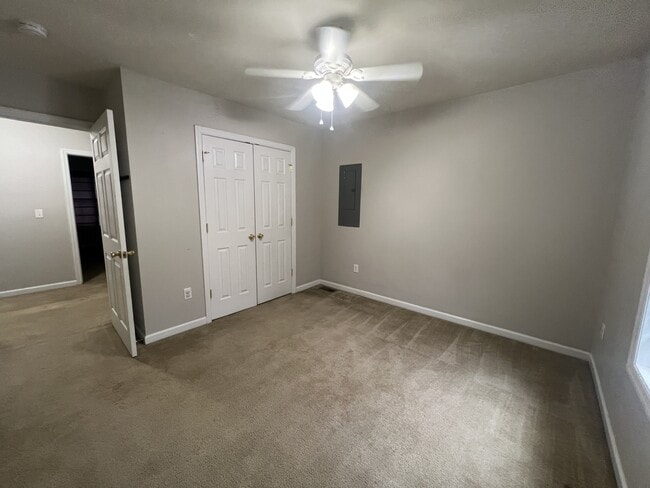 Building Photo - 122 Spence St