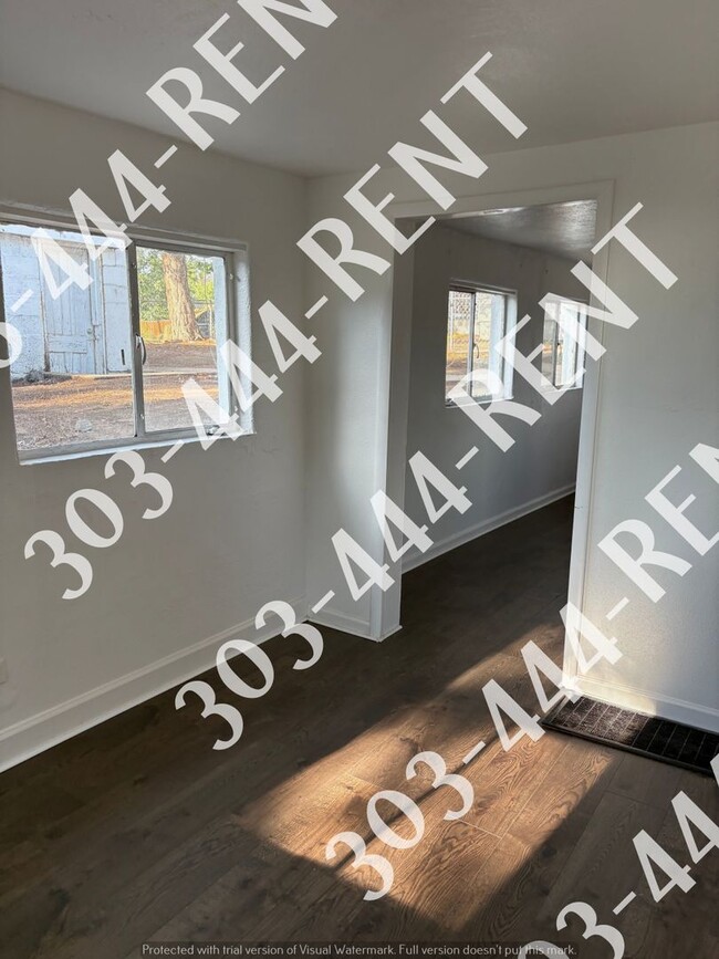 Building Photo - 10625