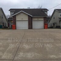 Building Photo - 3033 N Fremont Ave