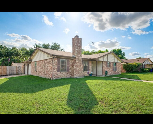 Primary Photo - 6217 Skylark Ln