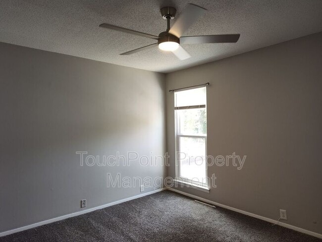 Building Photo - 7001 Stonington Ln