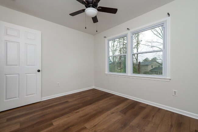Building Photo - Beautiful 3 Bedroom, 2.5 Bath Home Tucked Away on Cul-de-Sac $1,825/mo rent