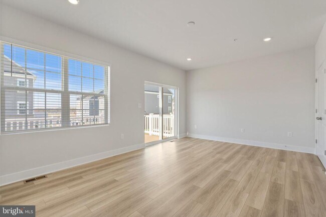 Building Photo - 1830 Parham Wy