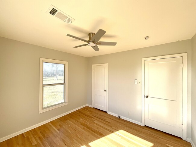 Building Photo - 3442 N U.S. Hwy 281