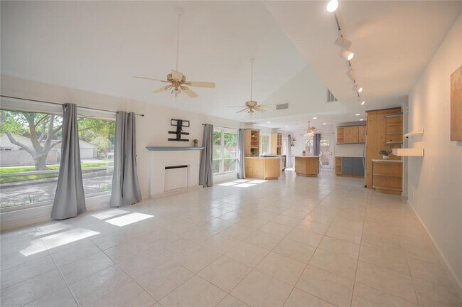 Building Photo - 16623 Park Green Way