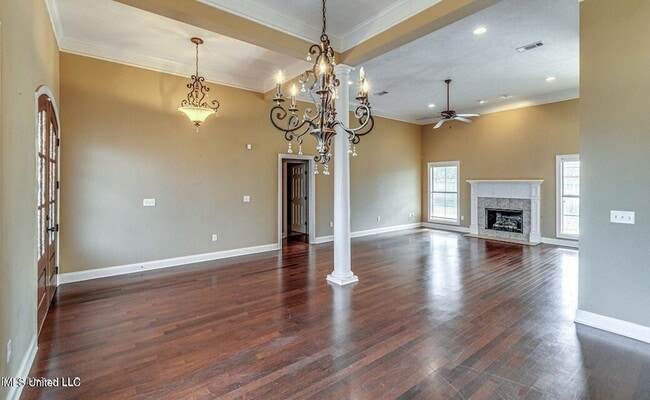 Building Photo - 401 Ash Tree Ln