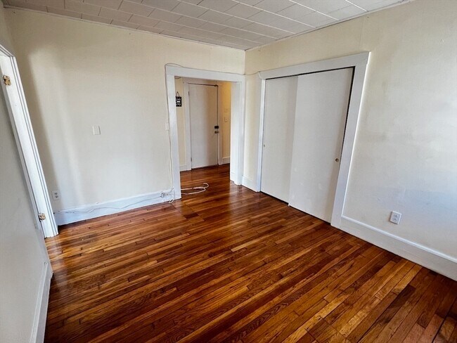 Building Photo - 11 Gorham St