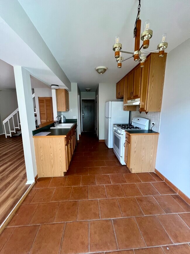 Building Photo - 727 Whitesail Dr