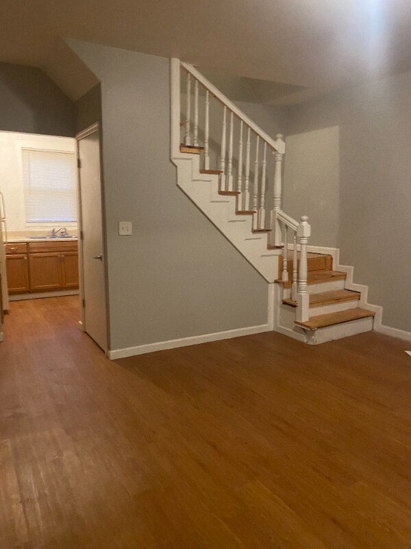 Building Photo - 89 Whitethorne Ave