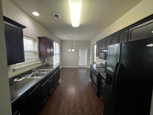 Building Photo - Coming Soon- Available August 3, 2025. Moody’s Avalon Subdivision 3 BR / 2  Bath