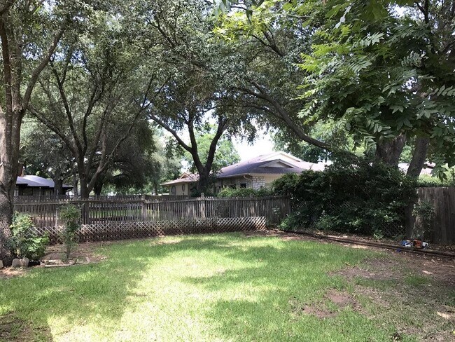 Building Photo - 185 Turkey Run