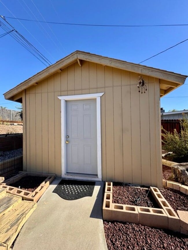 Building Photo - 55+ 2 bedroom 2 bathroom Sun City home for LEASE!