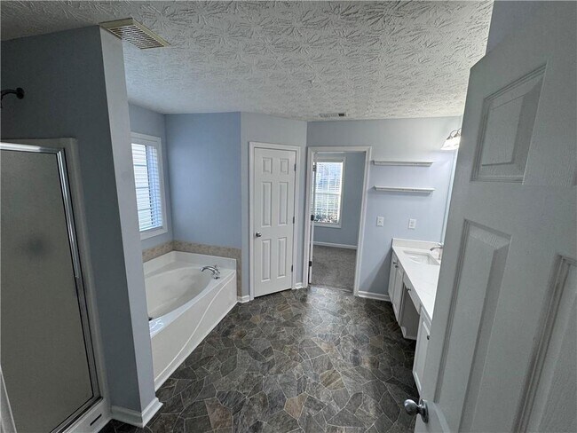 Building Photo - 2752 Saddle Horn Pl SW