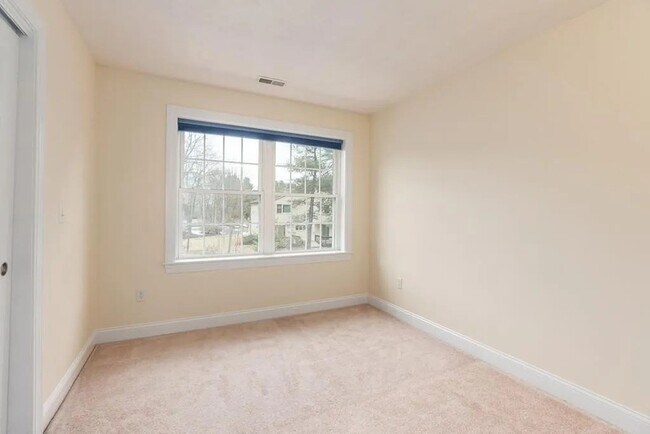 Building Photo - 1 Aspen Ln