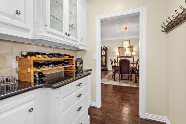 Building Photo - 1502 Wimbledon Dr
