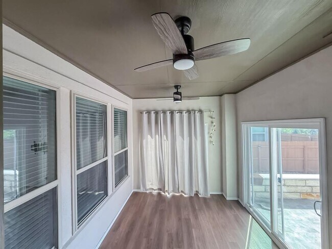 Building Photo - 112 Rosebush Dr