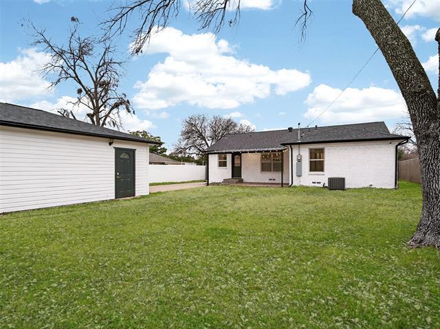 Building Photo - 1808 Oates Dr