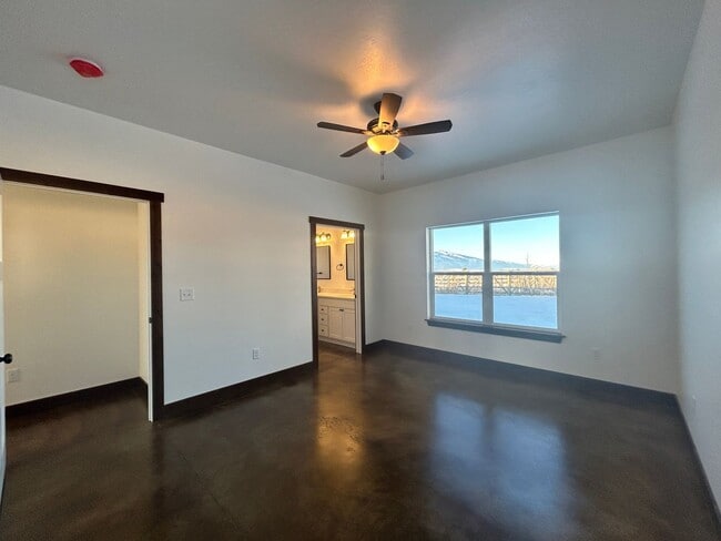 Building Photo - 487 Ashleigh Ln