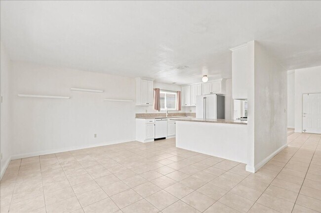 Building Photo - 1379 San Juan Rd