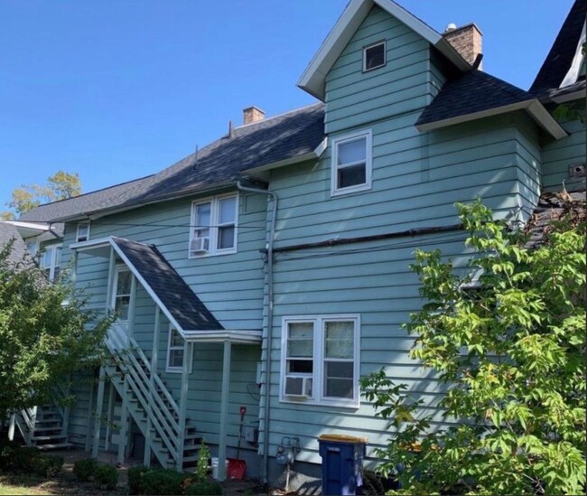 Building Photo - 1-bed 1-bath – Heritage Hill Apartment