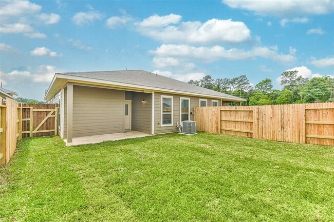 Building Photo - 9708 Grosbeak Ln