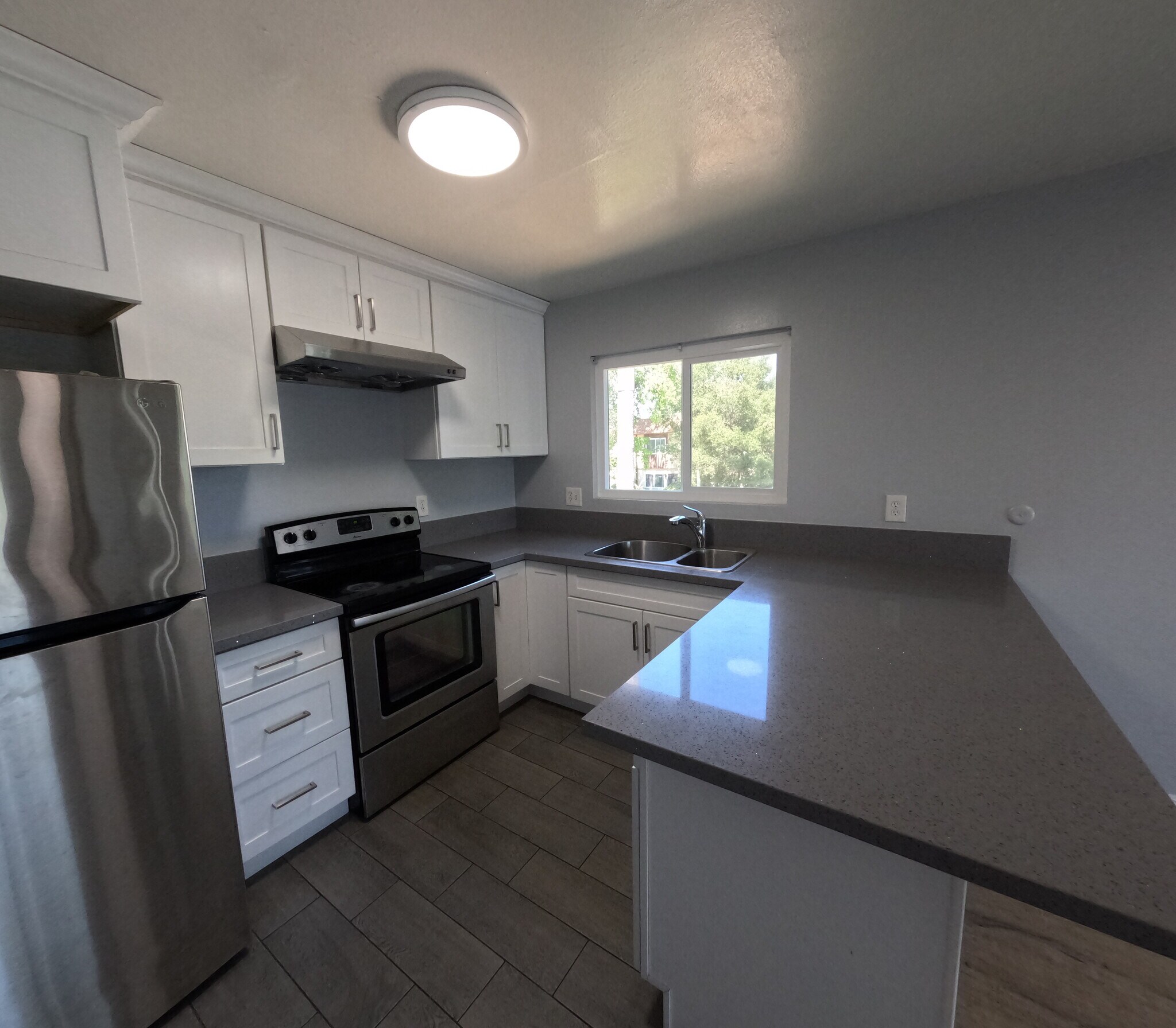 KITCHEN - 809 Brent Ave