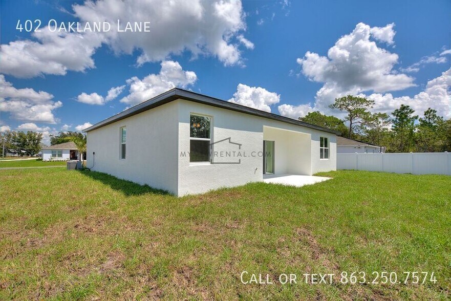 Building Photo - 402 Oakland Ln